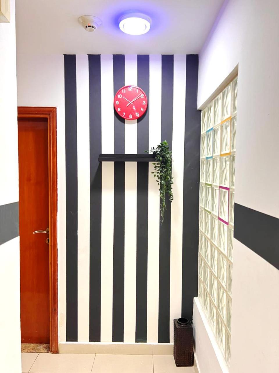Deluxe Couple Partition In Tecom Near Metro Séjour chez l'habitant Dubaï